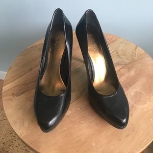 Nine West Platform pumps